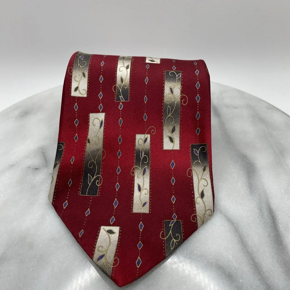Pavone Italian Mens Necktie Red Gold Geometric Scroll Silk Classic Formal Tie